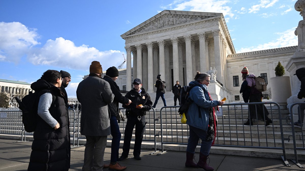 Supreme Court Justices in Google Case Express Hesitation About Upending Section 230 - Vimarsana News