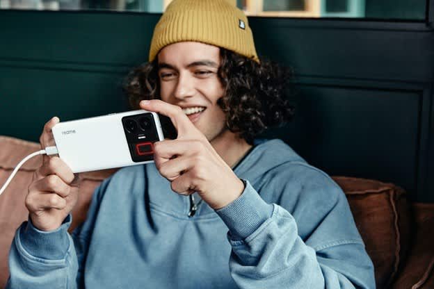 Chinese Startup Realme Launches $649 Smartphone It Says Can Be Fully Charged in Just Over 9 Minutes - Vimarsana News