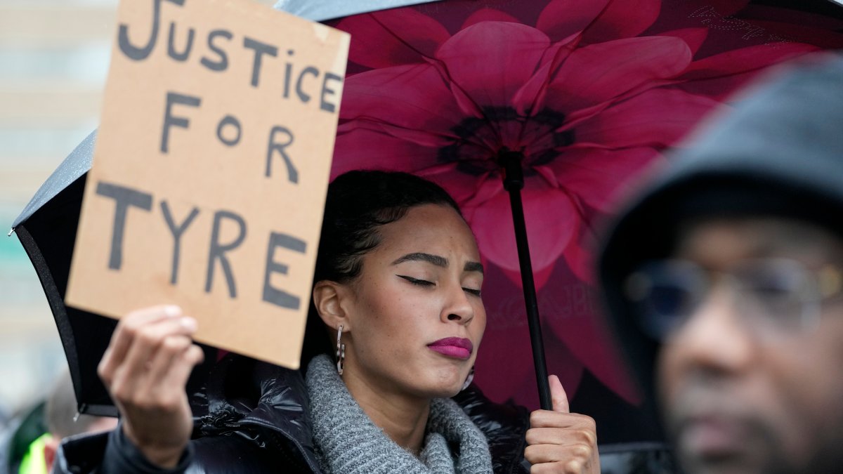 Tyre Nichols Fatal Beating: Licenses Suspended for 2 Fired EMTs – NBC Connecticut - Vimarsana News