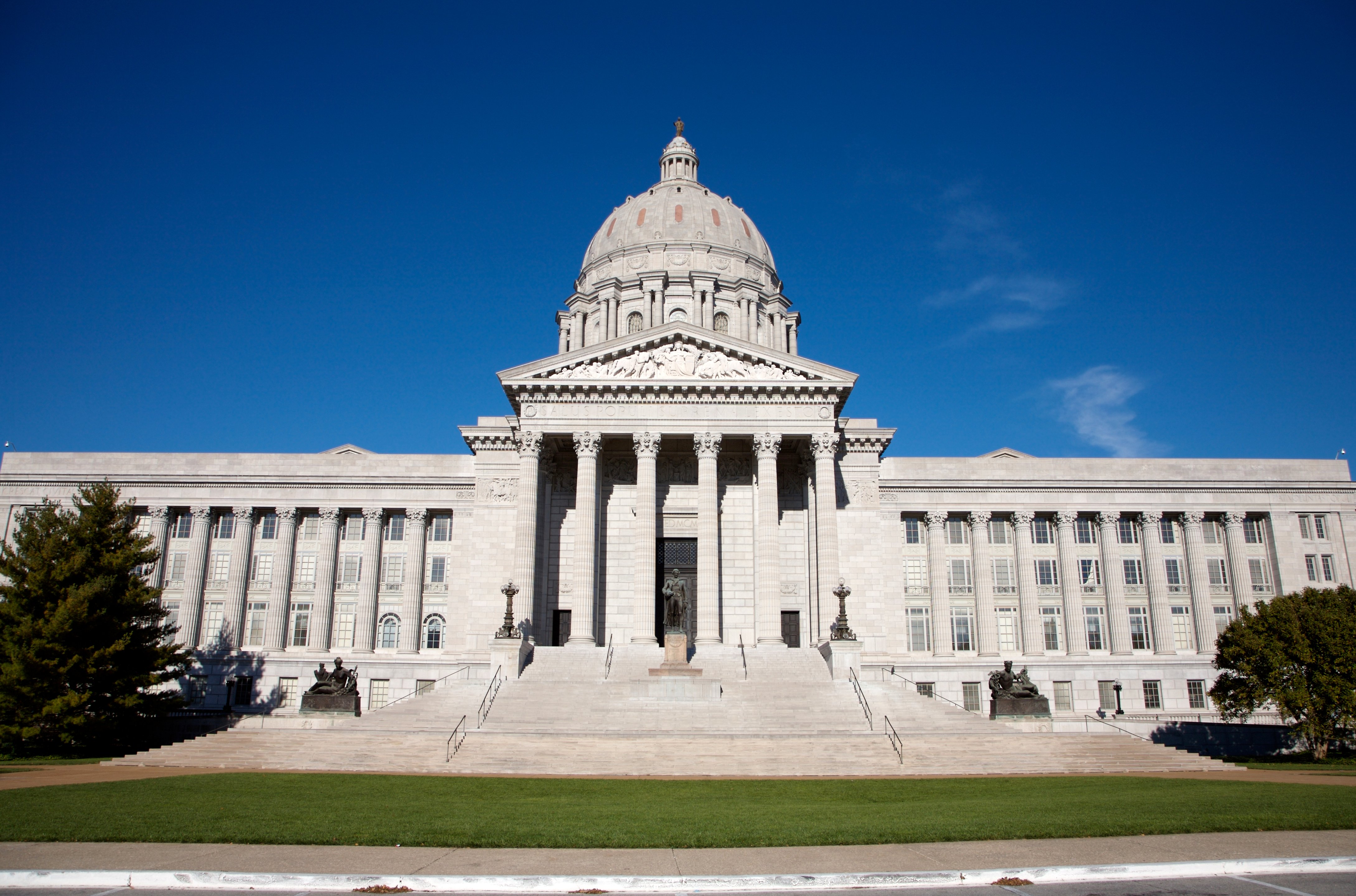 Missouri candidate with ties to the KKK on Republican ballot – NBC Connecticut - Vimarsana News