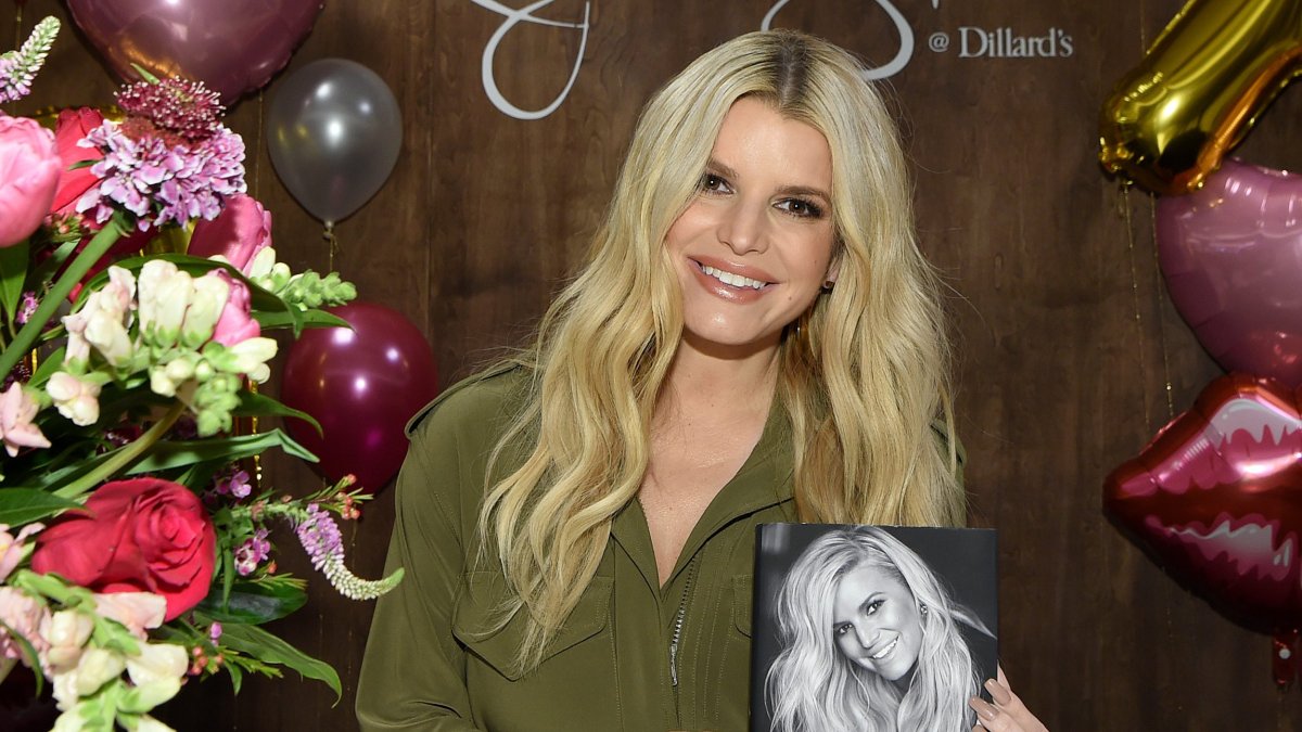 Jessica Simpson had secret romance with 'massive movie star' who