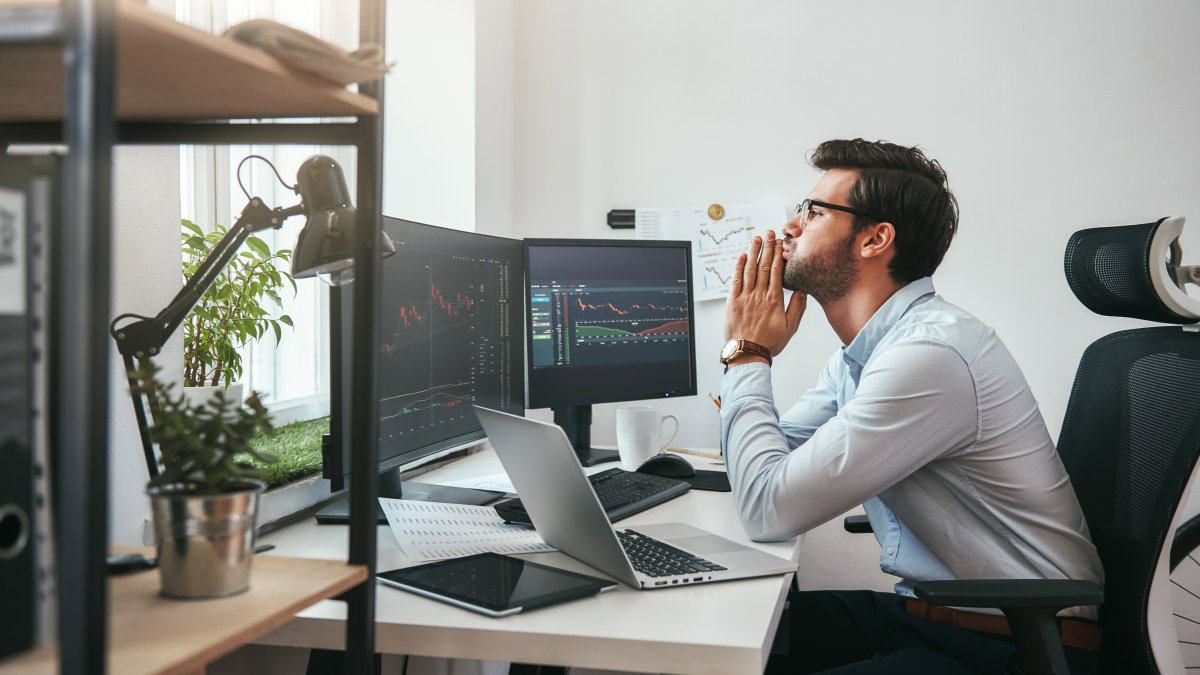 Op-Ed: Here Are 4 Key Things Investors Should Consider During Volatile Times - Vimarsana News