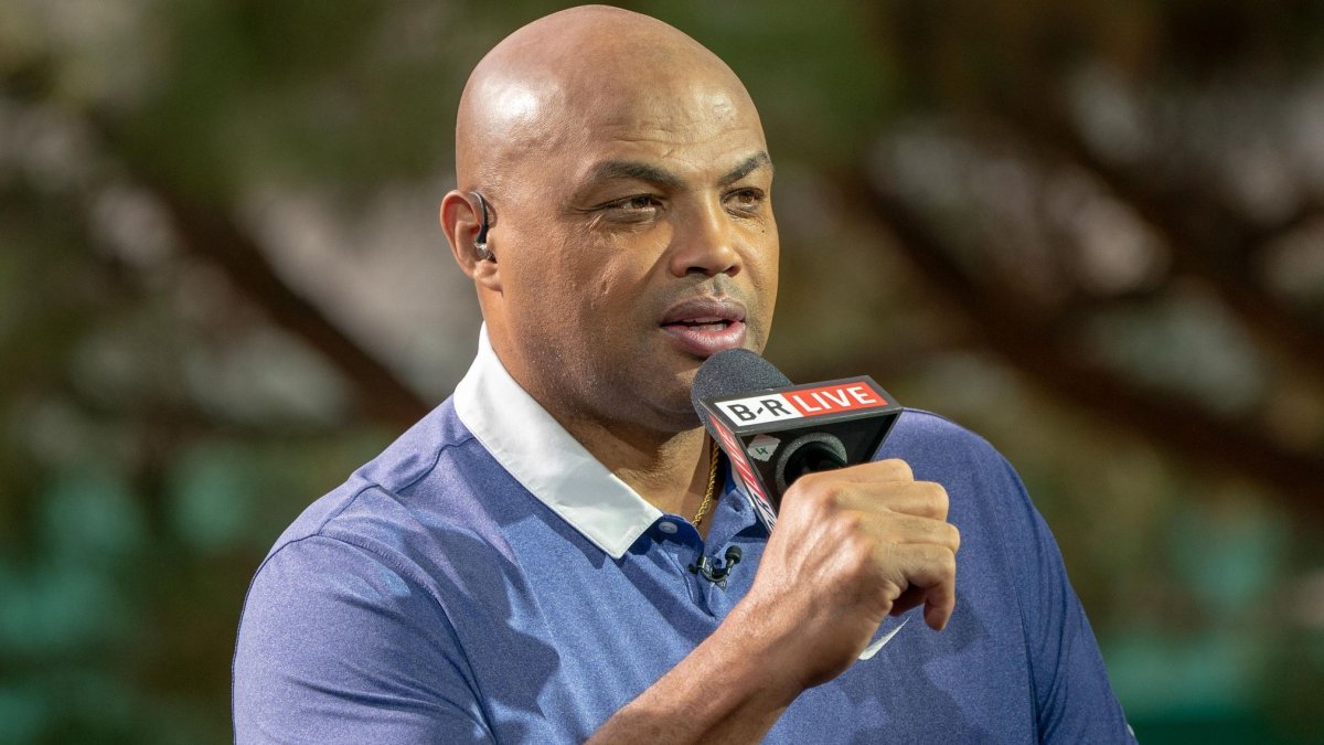 Charles Barkley Tells Hilariously Ridiculous Uniform-Washing Story