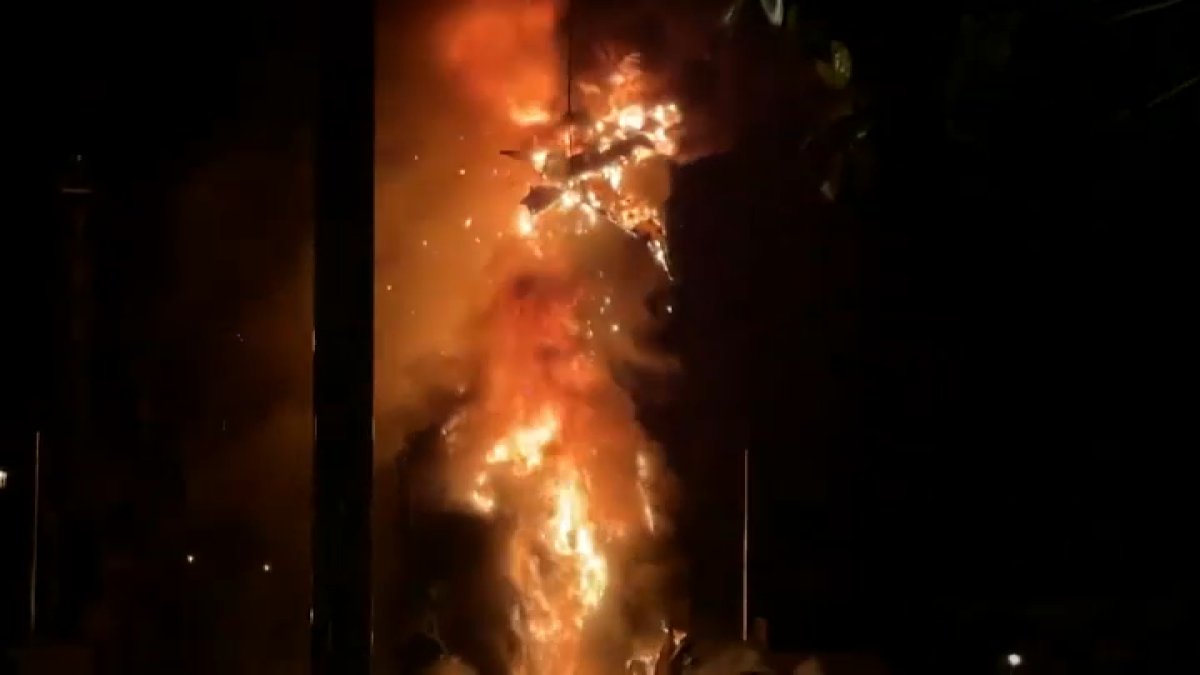 Giant Dragon Catches Fire During 'Fantasmic!' Show at Disneyland – NBC Connecticut - Vimarsana News