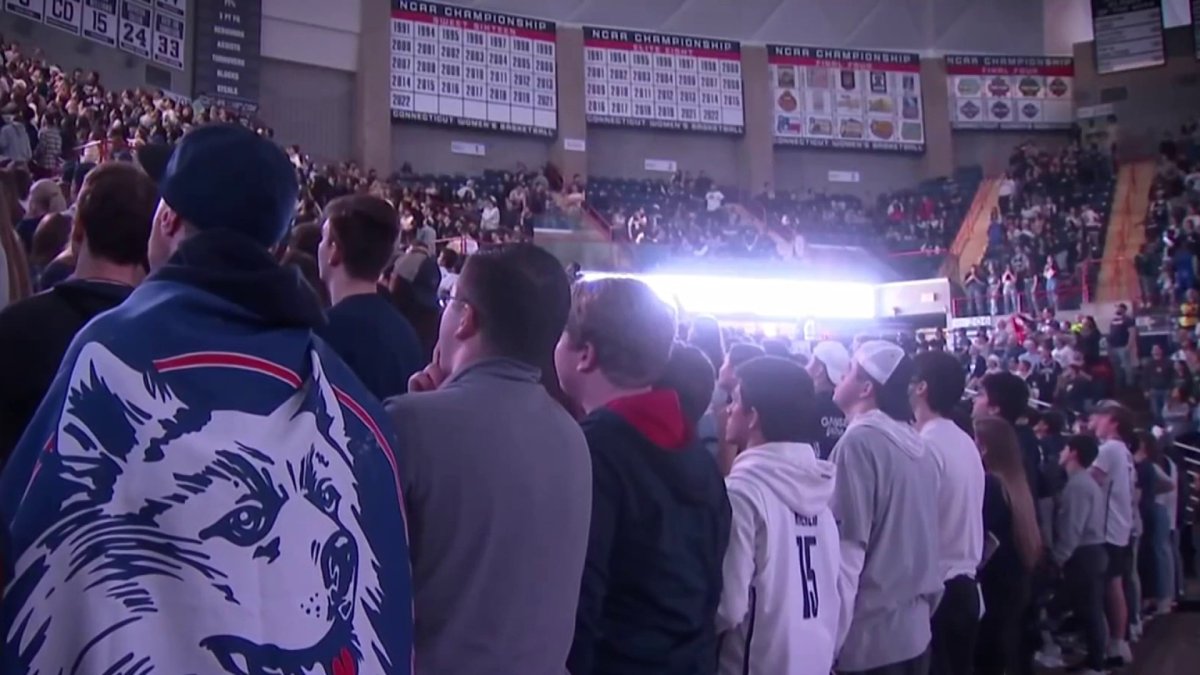 UConn Students, Fans Gather to Watch Men’s Hoops Team Play in Final Four NBC Connecticut