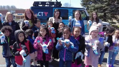 Amber Diaz Visits ACES Wintergreen Magnet School