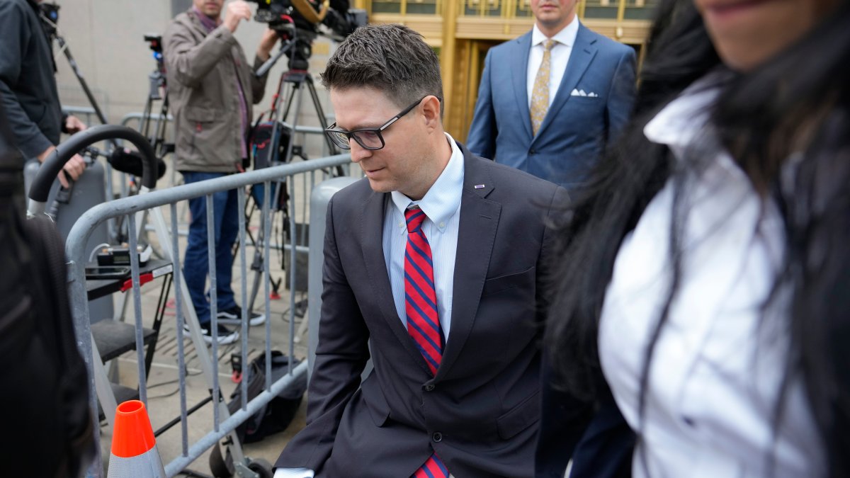 Trump Ally 'We Build the Wall' Founder Sentenced to Prison for Fraud – NBC Connecticut - Vimarsana News