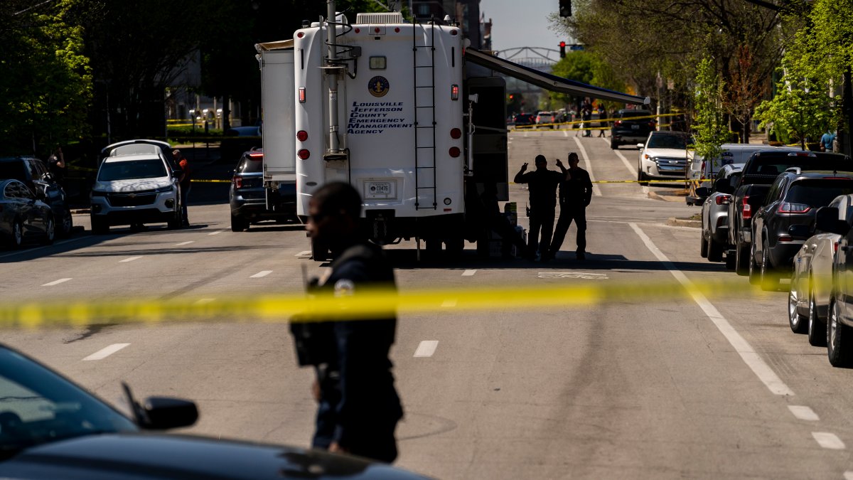 Louisville Bank Attack: Employee Kills 4 – NBC Connecticut - Vimarsana News