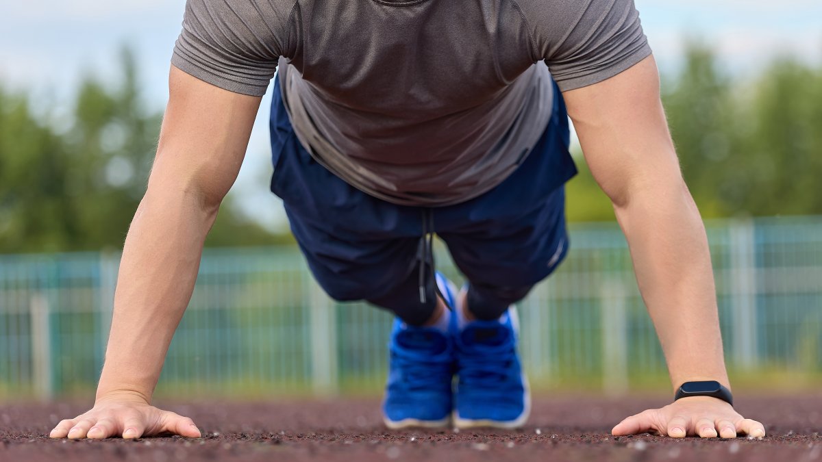Australian Man Breaks World Record For Push-Ups – NBC Connecticut - Vimarsana News