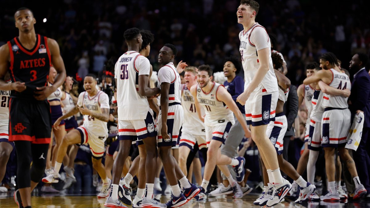 Uconn Beats San Diego State 76 59 To Win 5th National Championship