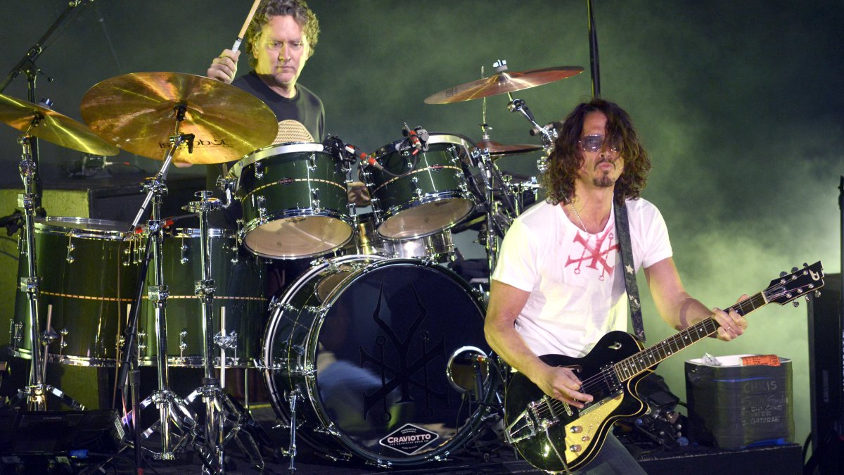 Chris Cornell's Widow and Soundgarden Settle Lawsuit – NBC Connecticut - Vimarsana News