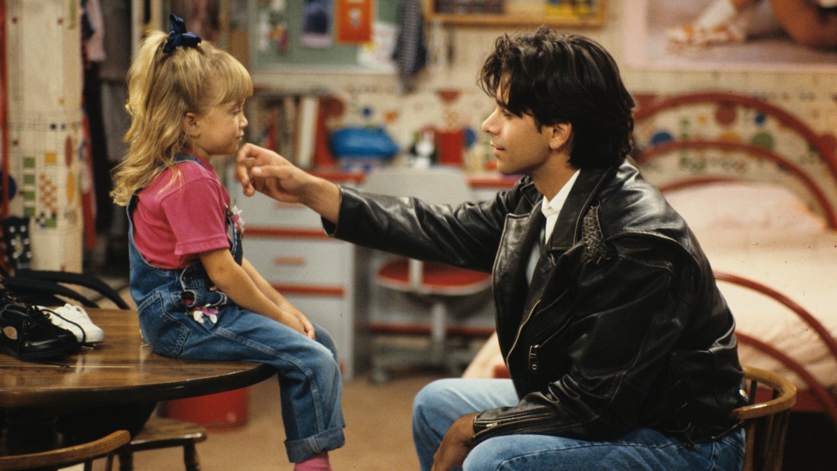 John Stamos Recalls Getting the Olsen Twins Fired From 'Full House' – NBC Connecticut - Vimarsana News
