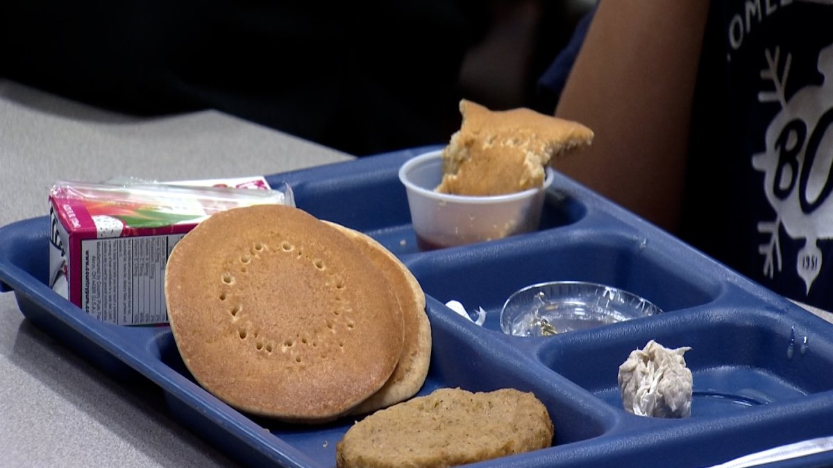 Conn. legislators agree to bring back free school lunches