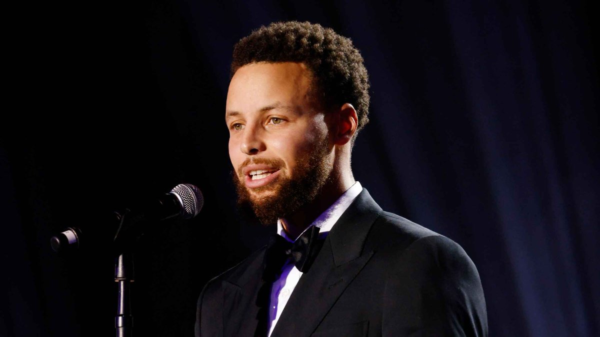 Steph Curry to Star in 'Mr. Throwback' Comedy Series for NBC, Per Report – NBC Connecticut - Vimarsana News