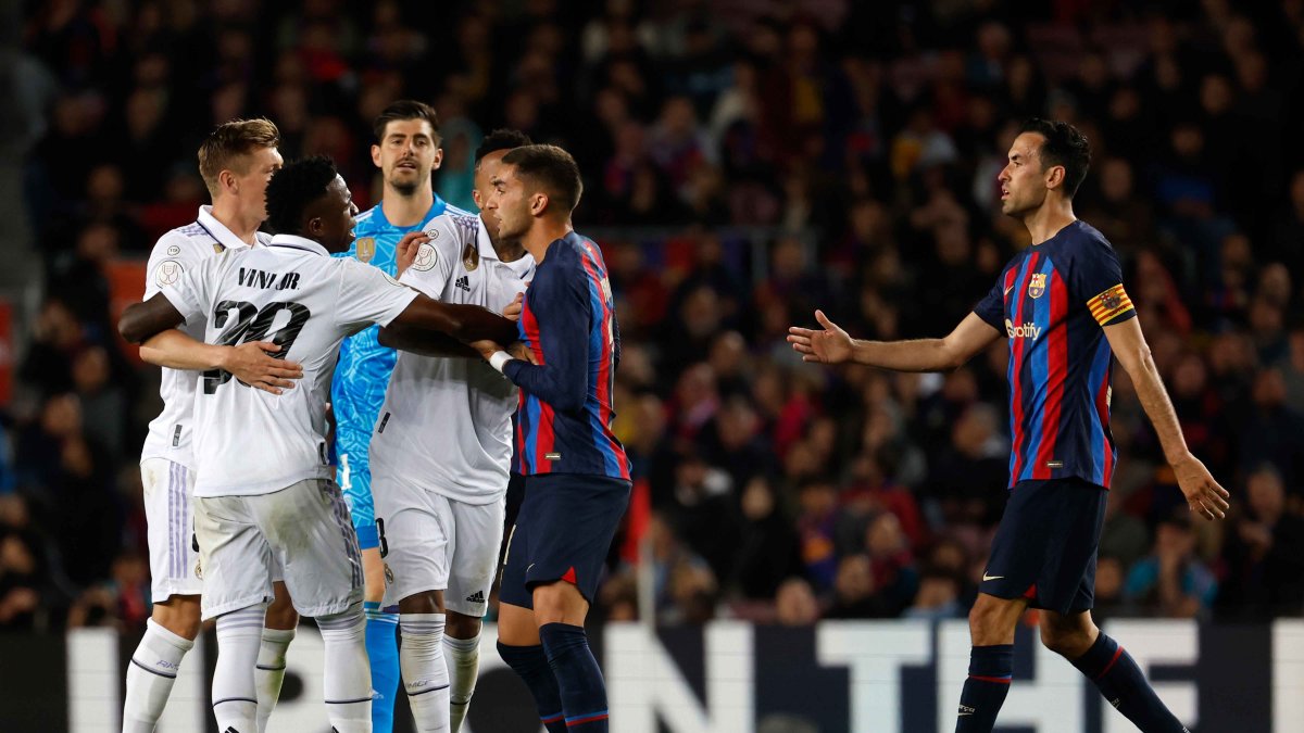 Rivalidad Barcelona-Madrid se pone fea en medio de escándalo arbitral – Telemundo Nueva Inglaterra