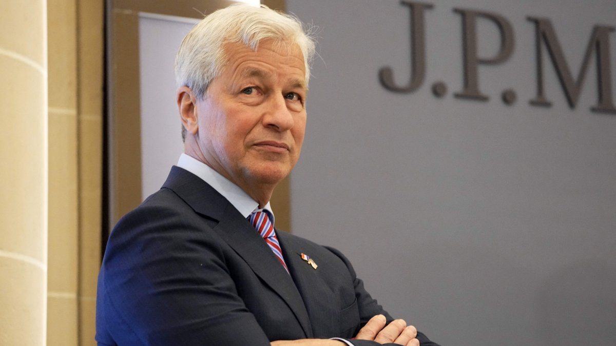JPMorgan CEO Jamie Dimon Says Other Bank Exec Could Have Booted Jeffrey Epstein as Customer - Vimarsana News