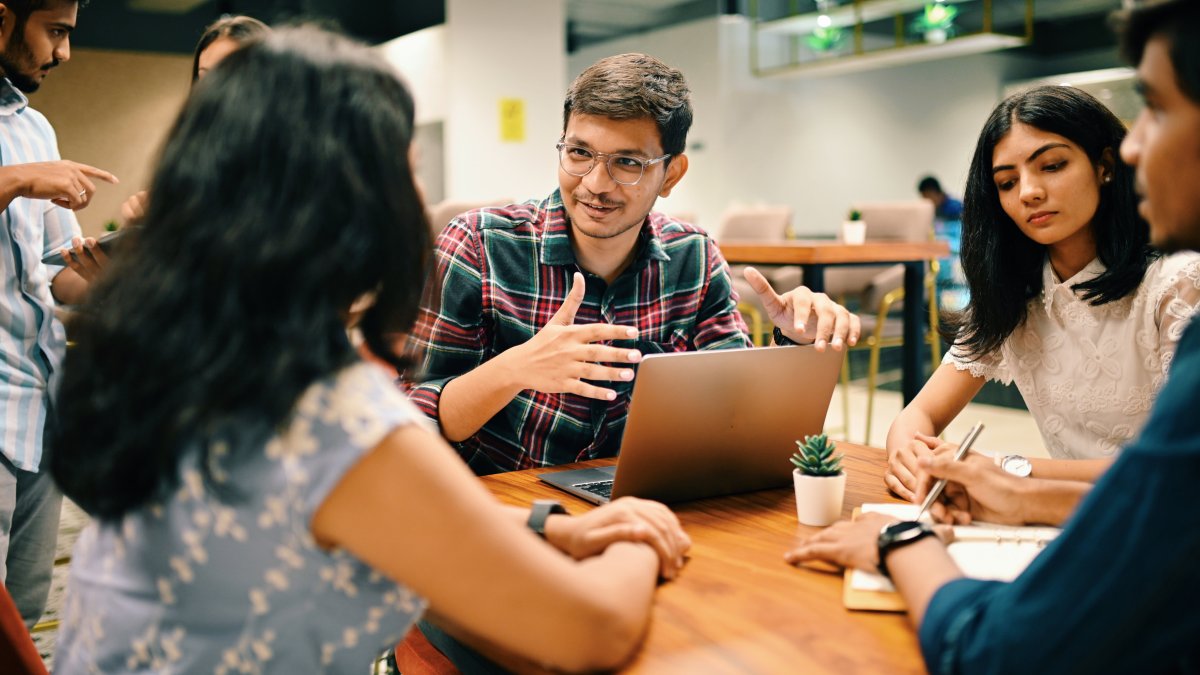 Harvard-Trained Psychologist: Emotionally Intelligent People Use This 'Hidden Key' to Deal With Annoying Co-Workers – NBC Connecticut - Vimarsana News