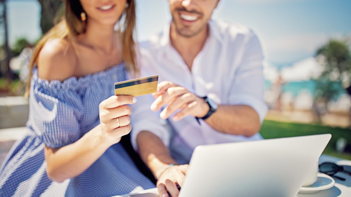 Lower-Income Americans Pay for Wealthy's Credit Card Rewards – NBC Connecticut - Vimarsana News