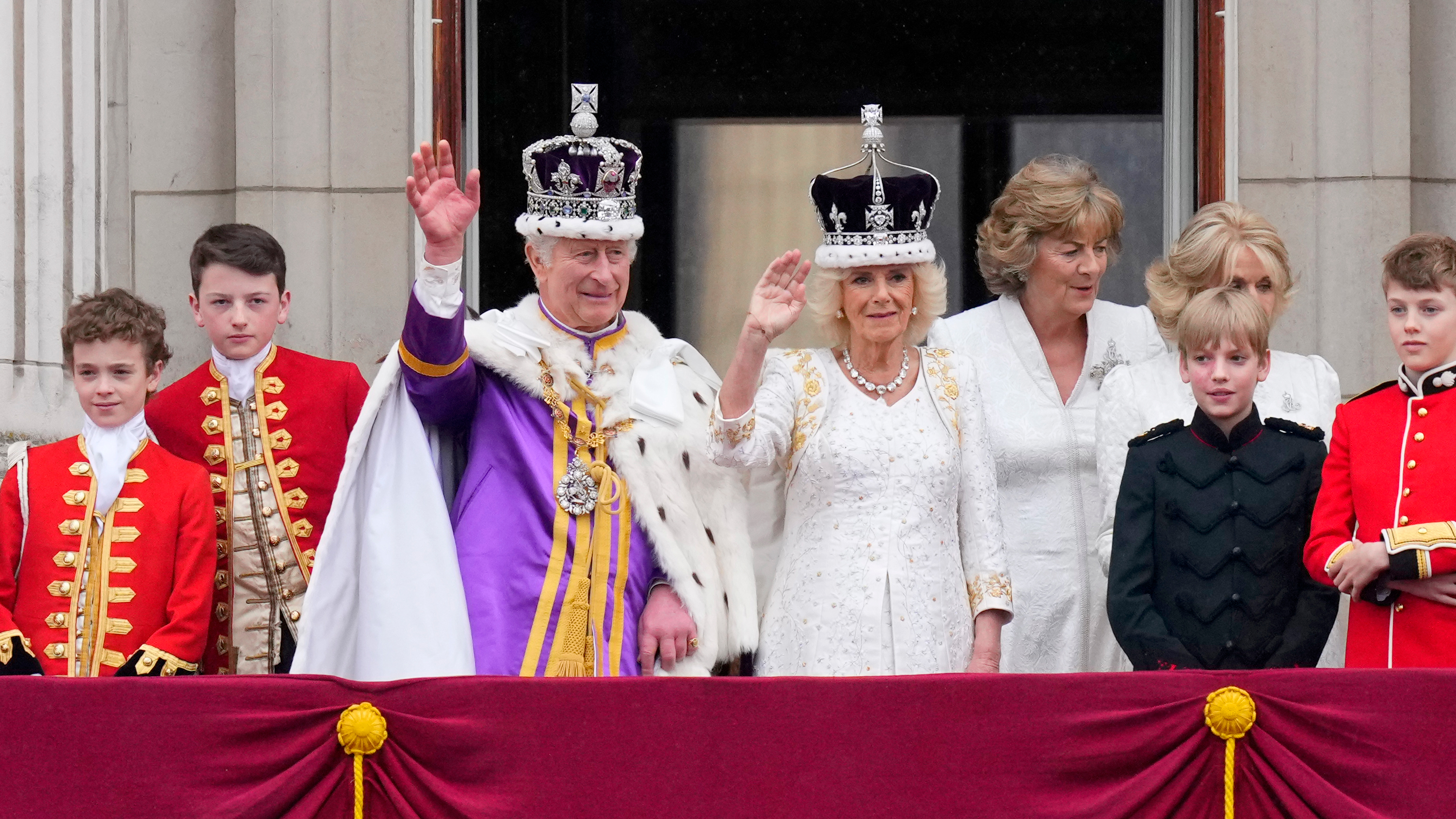 King Charles III Coronation Vs Queen Elizabeth II: Photos