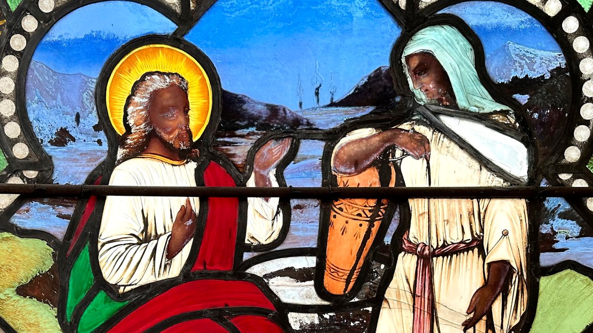 Stained Glass Window Shows Jesus Christ With Dark Skin – NBC Connecticut - Vimarsana News
