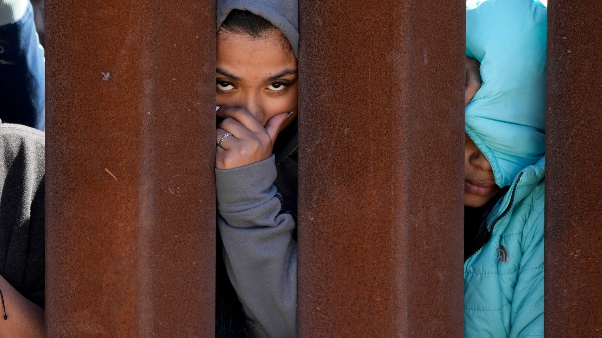 Biden Admin Sets New Immigration Rules at US-Mexico Border Following Title 42 End – NBC Connecticut - Vimarsana News