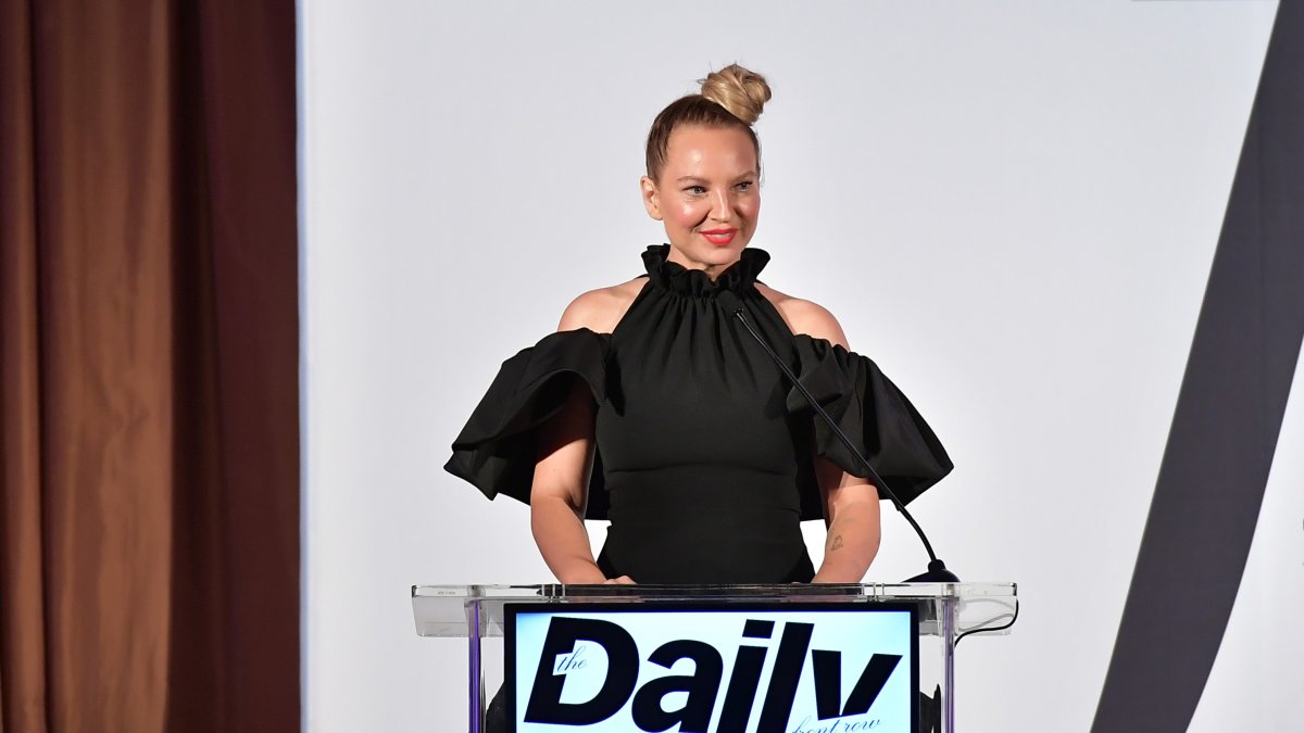 Sia Shares She's on the Autism Spectrum – NBC Connecticut - Vimarsana News