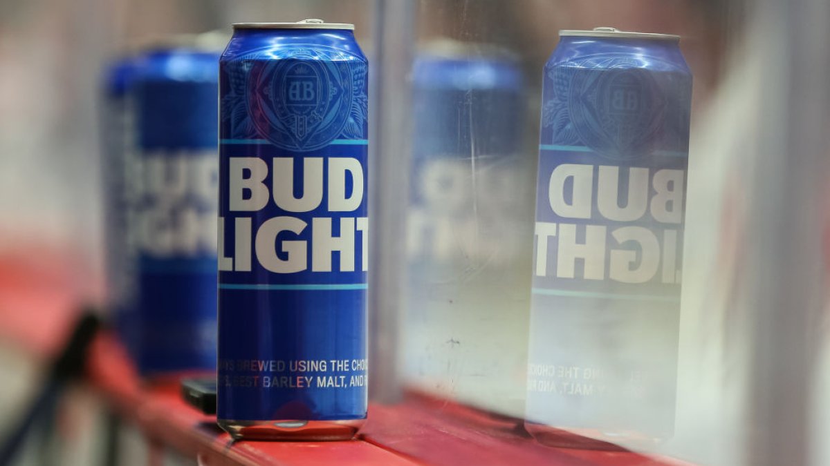 'Bud Light on Us': Budweiser Parent Now Offering Money Back to Boost Sales – NBC Connecticut - Vimarsana News