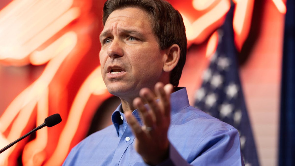 College Student Launches @DeSantisJet: Tracking Gov. DeSantis' Flights – NBC Connecticut - Vimarsana News