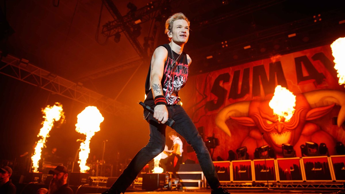 Sum 41 Breaking Up After 27 Years and Final Album Together – NBC Connecticut - Vimarsana News