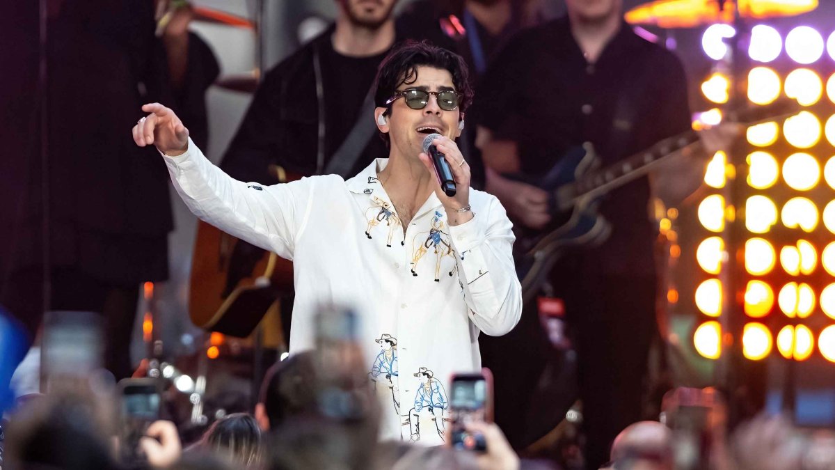 Joe Jonas Says He and Taylor Swift Are 'Cool' 14 years After Breakup – NBC Connecticut - Vimarsana News