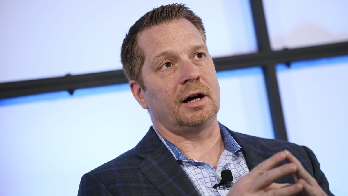 CrowdStrike CEO Calls Generative AI an 'Arms Race,' But Says Company Is Positioned Well to Face Adversaries – NBC Connecticut - Vimarsana News