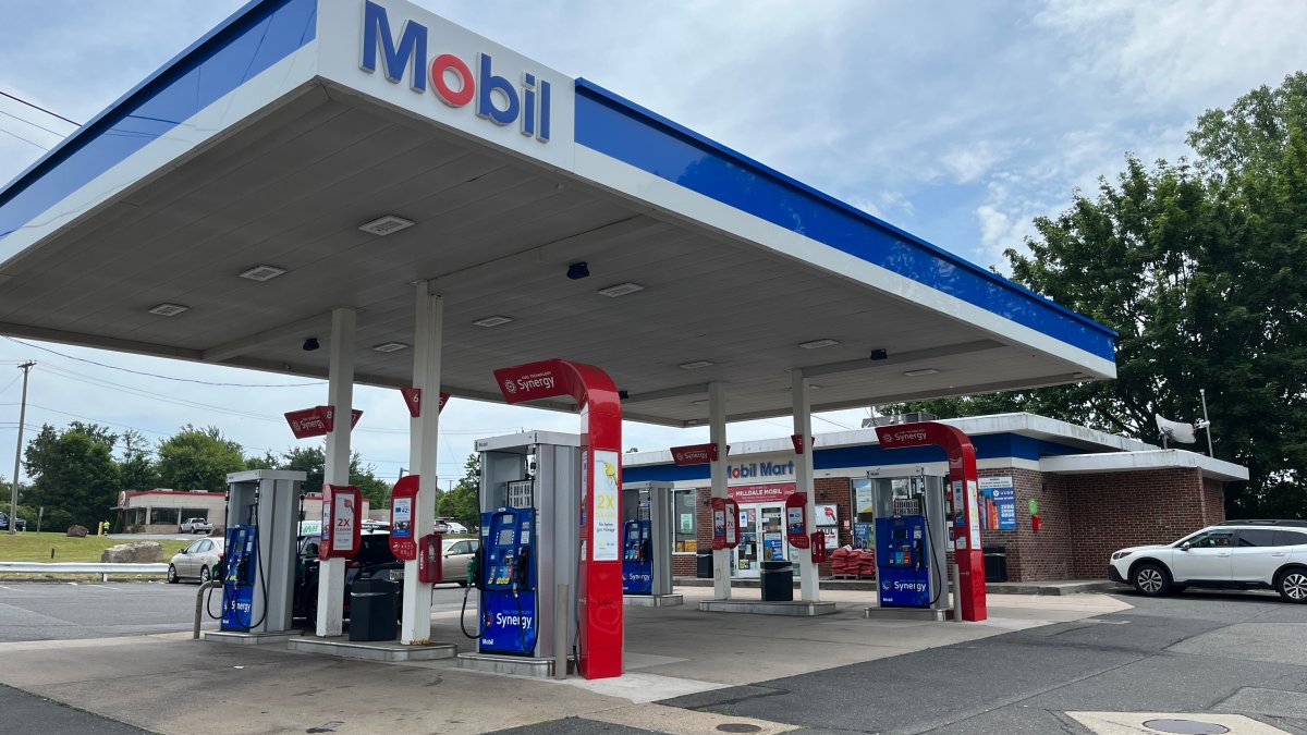 Southington, Connecticut gas station armed robbery suspect sought NBC