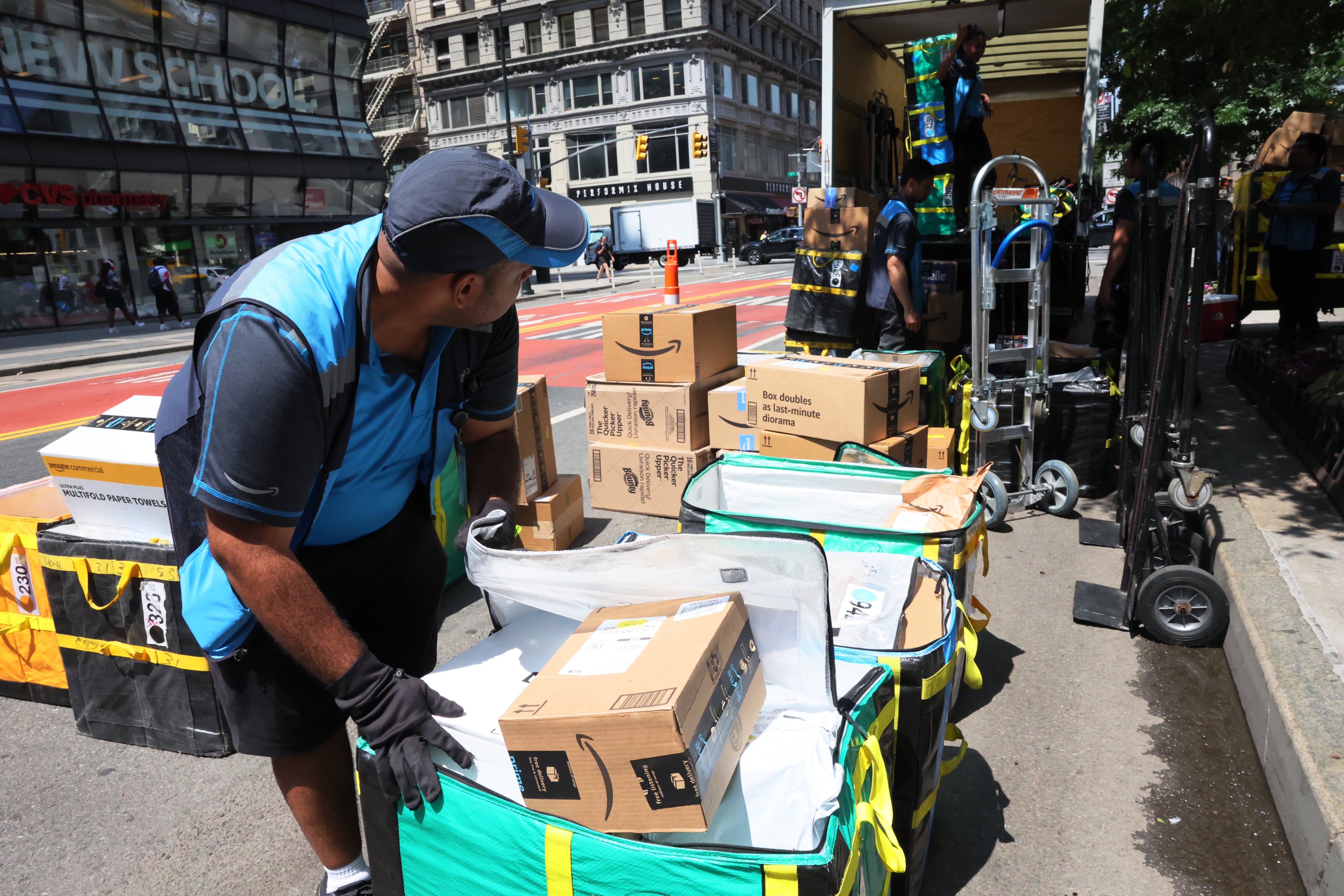 Amazon's Prime Day Off to a Strong Start, Early Data Shows - Vimarsana News