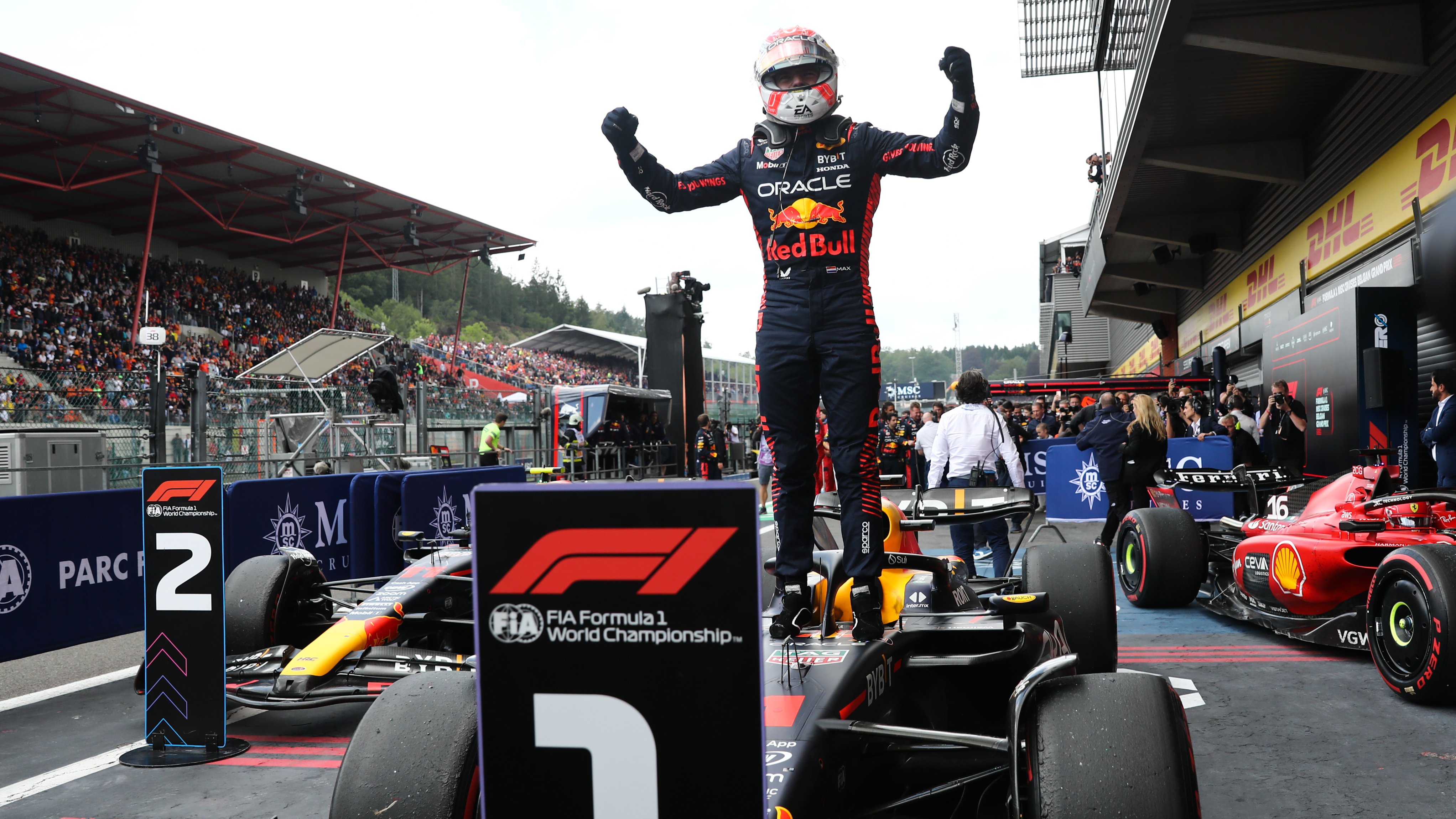 Max Verstappen wins 10 races in a row, breaking Formula 1 record