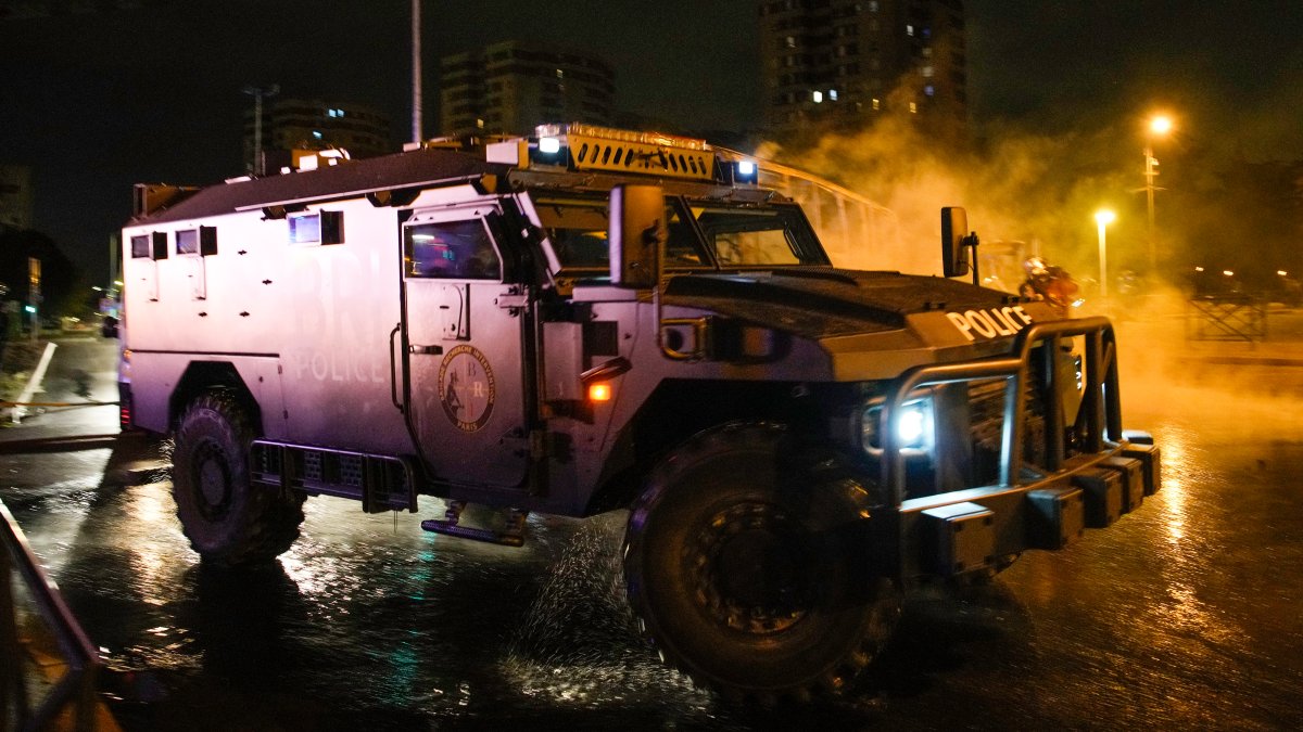 France protests: over 900 arrested as unrest spreads across cities – NBC Connecticut - Vimarsana News