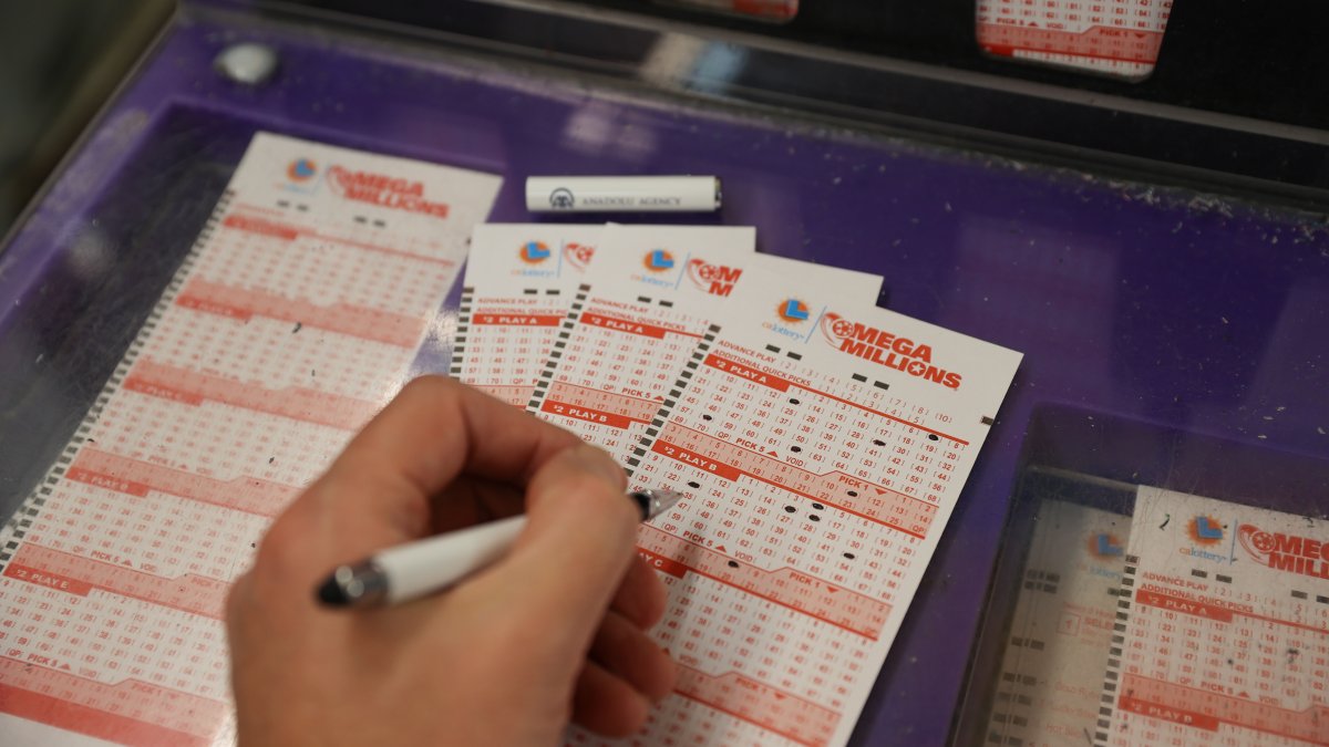 Mega Millions 820 Million Jackpot Here Are Tuesdays Winning Numbers