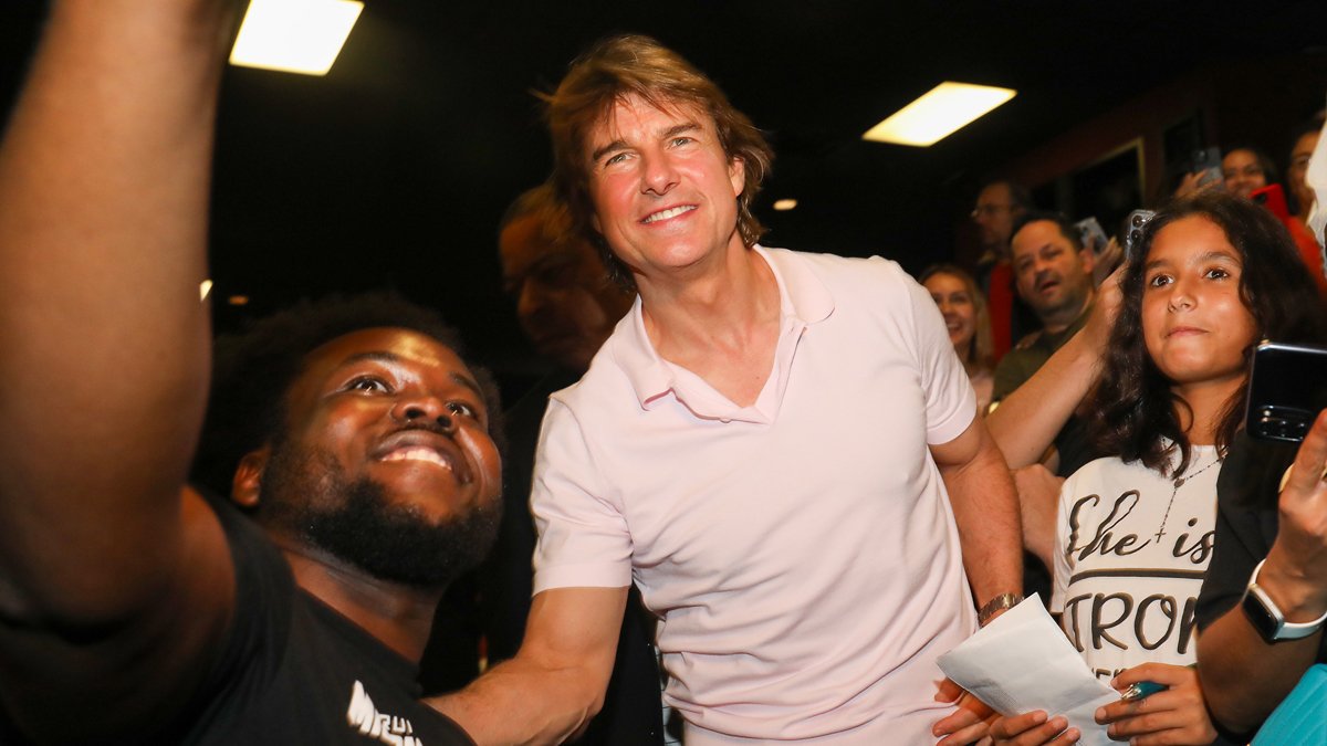 Tom Cruise surprises South Miami moviegoers at 'Mission: Impossible' screening – NBC Connecticut - Vimarsana News