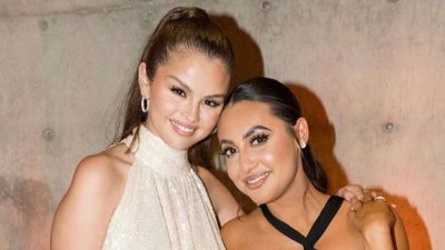 Becky G con Selena Gomez