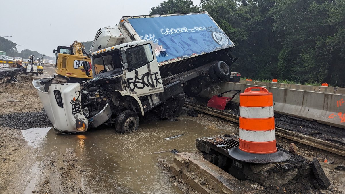 Separate crashes on I95 in Westport cause major issues during evening