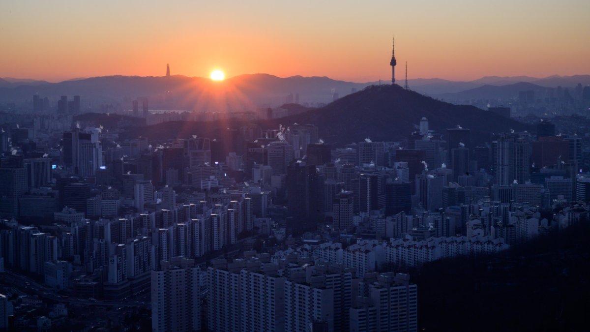 Asia markets rise ahead of central bank decisions in South Korea and Indonesia - Vimarsana News