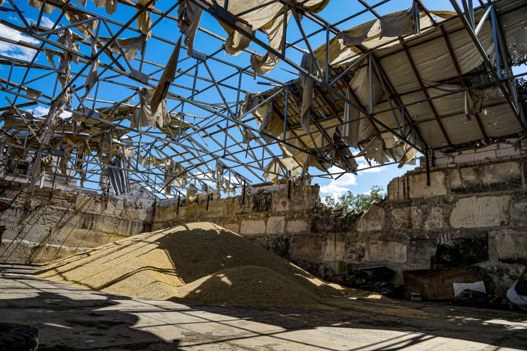 Ukraine war live updates: EU says Russia is 'deliberately using food as a weapon'; Kyiv hit by eighth consecutive nightly drone attack – NBC Connecticut - Vimarsana News