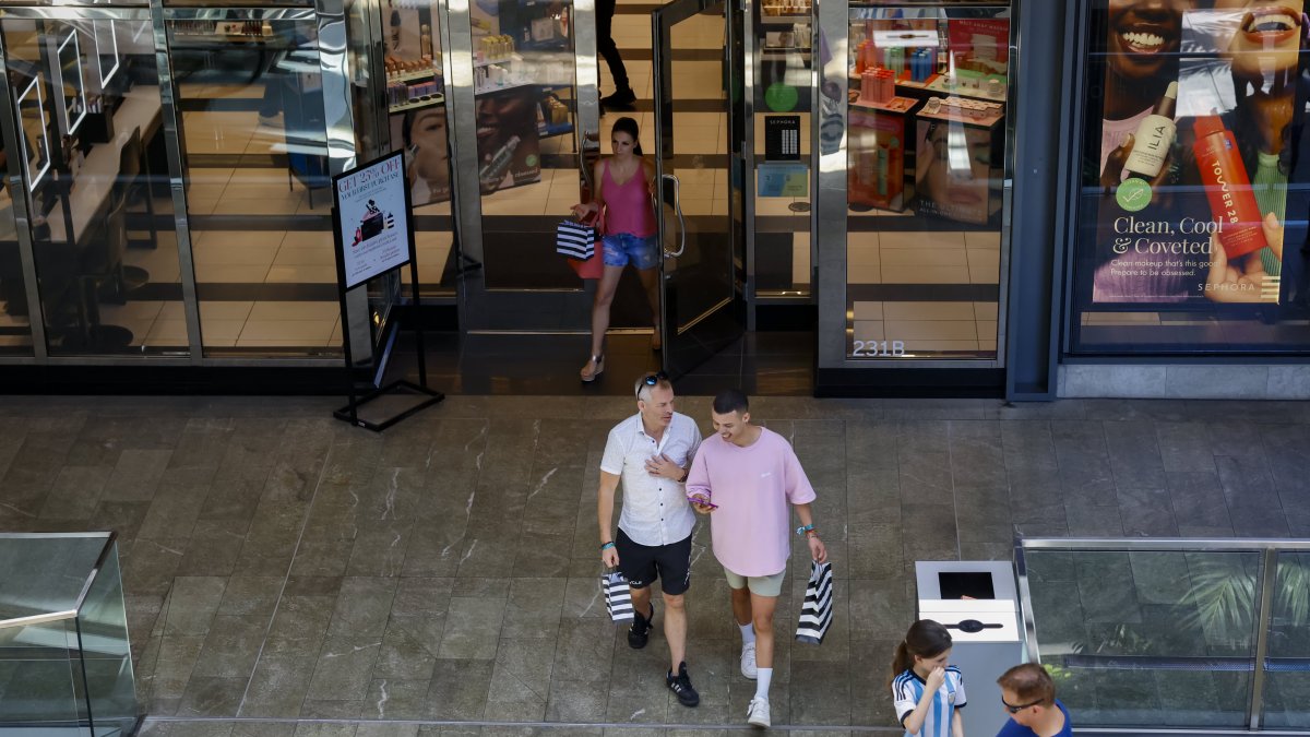 Companies crack down on customer perks and rewards – NBC Connecticut - Vimarsana News