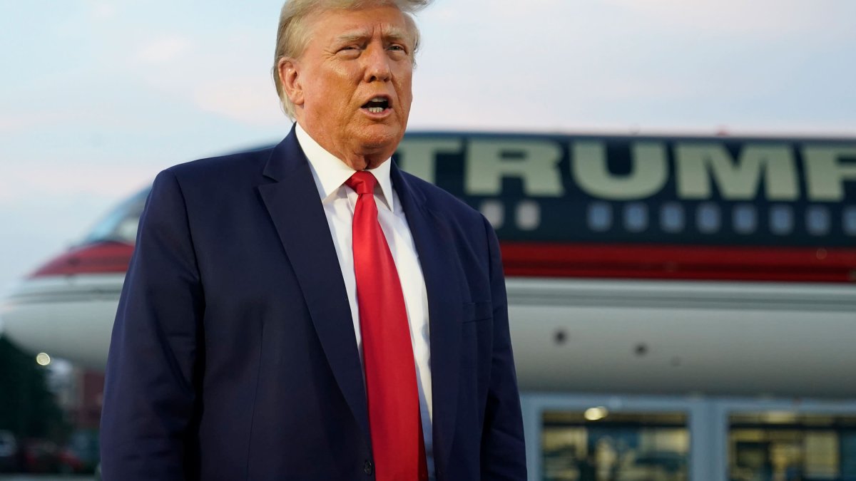 Trump Georgia election case: More co-defendants surrender, 2 left to be booked by deadline - Vimarsana News