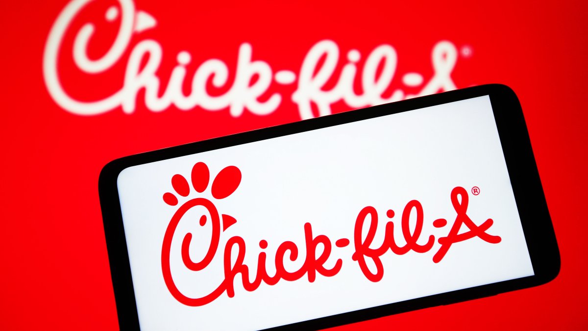 Mother sues Chick-fil-A, alleges nuggets sent son to hospital – NBC Connecticut - Vimarsana News