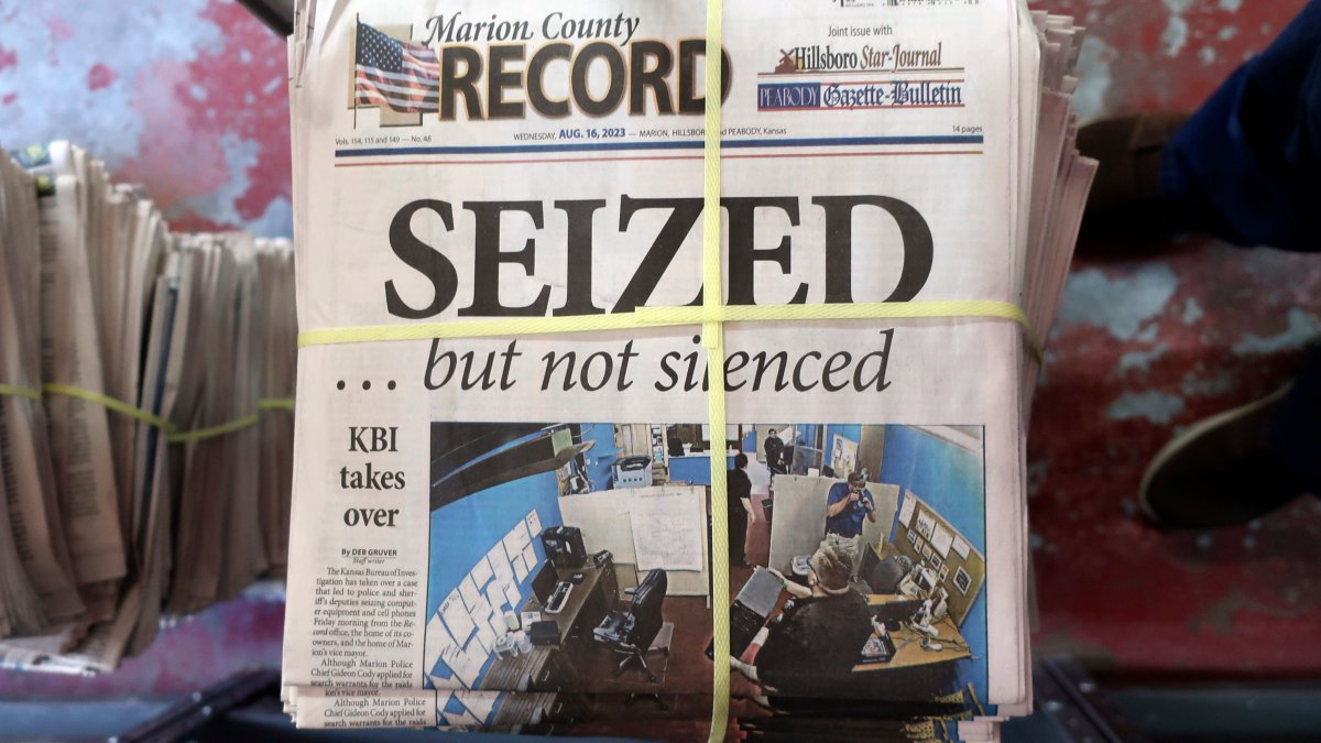 Experts say the raid on a Kansas newspaper likely broke a law – NBC Connecticut - Vimarsana News