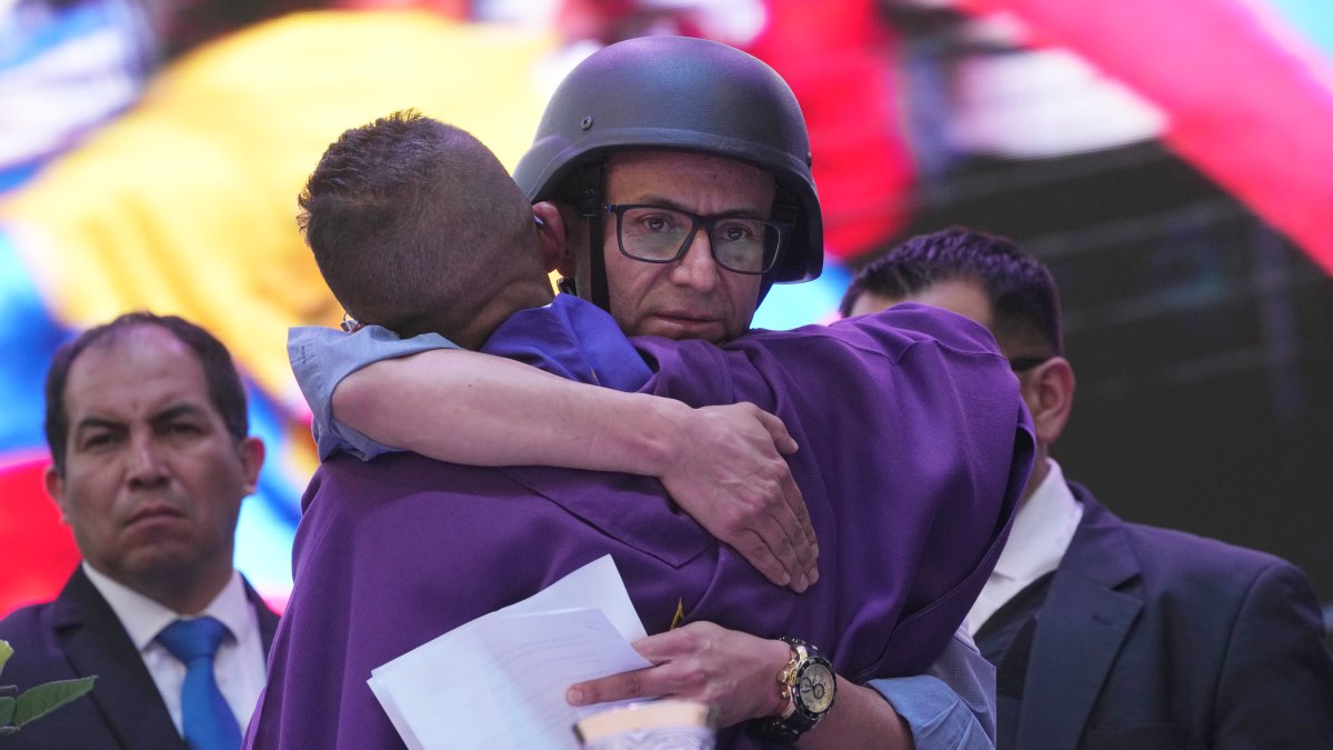 Ecuadorians are choosing a new president amid increasing violence – NBC Connecticut - Vimarsana News