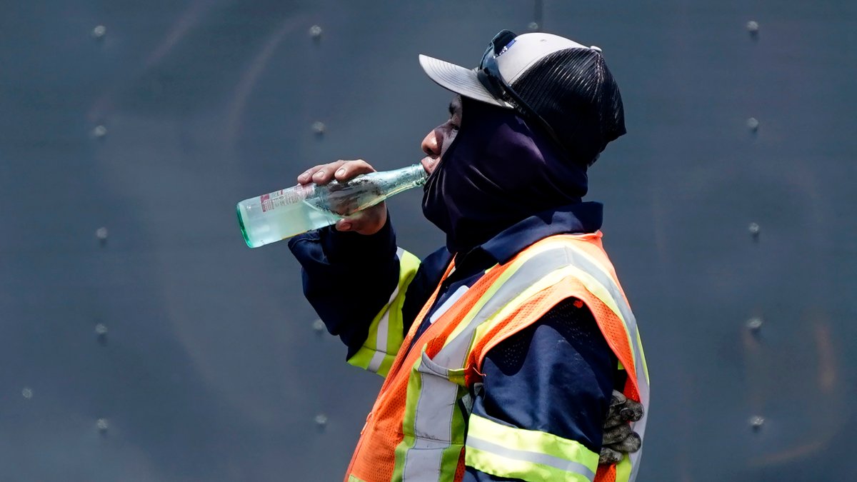 Would a Texas law take away workers' water breaks? – NBC Connecticut - Vimarsana News