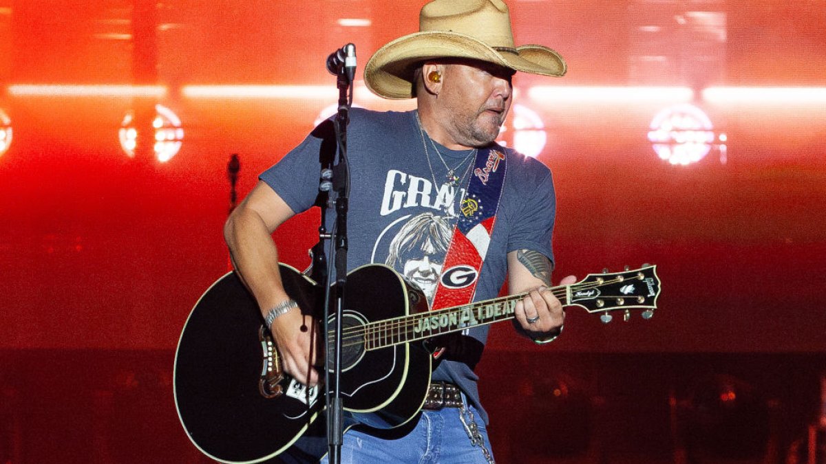 Jason Aldean announces new album featuring controversial 'Try That in a Small Town' – NBC Connecticut - Vimarsana News