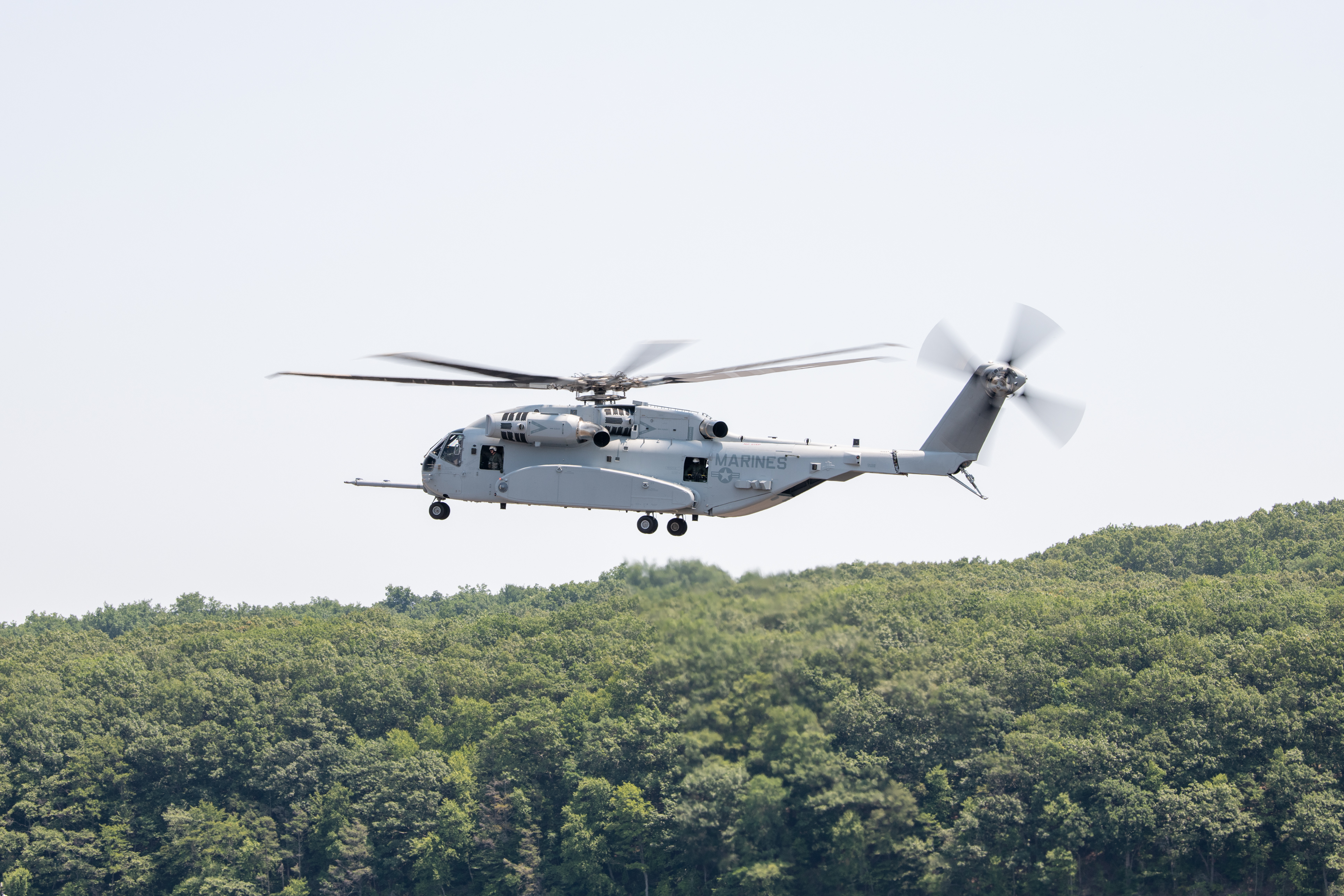 Sikorsky to build dozens of helicopters with new billion-dollar