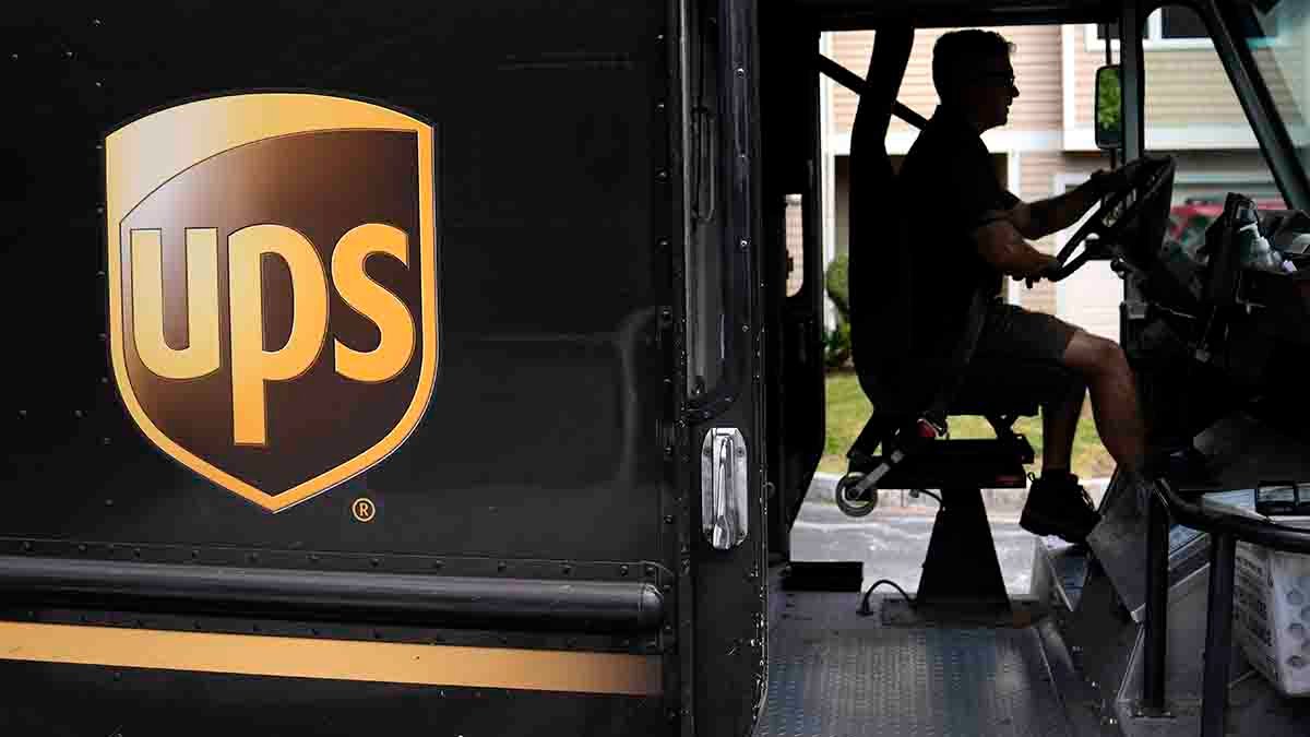 UPS workers approve new contract with hard-fought pay and safety gains – NBC Connecticut - Vimarsana News